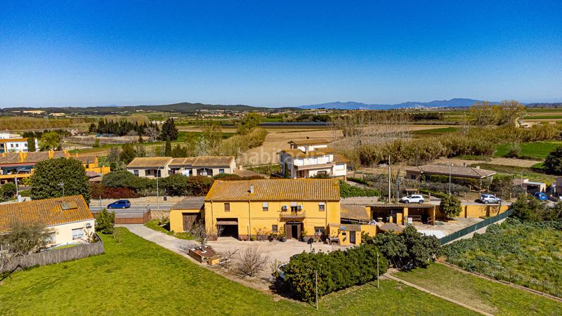 Foto f9145da5-96e9-4262-a5ac-d2be57cb65fc. Chalet in carrer de girona 51 in Verges