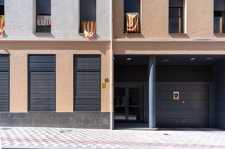 Miete Autoparkplatz  Carrer de la jonquera 93. Plaza de parking en alquiler en figueres – amplia y de fácil man