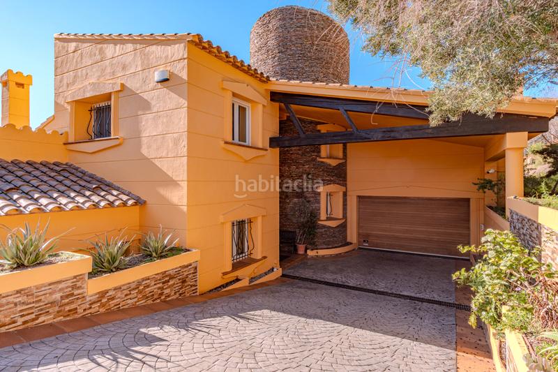 Foto 02fa531b-a7a4-49fc-8f45-0f7790d4c8f3. Casa en carrer anglaterra 196 exclusiva villa en ubicación privilegiada con vistas panorámicas al golfo de roses en Palau-saverdera