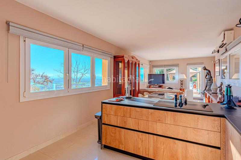 Foto 2c0c3ea9-c1b1-4bf3-a7e0-f3a5bbb456e7. Casa en carrer anglaterra 196 exclusiva villa en ubicación privilegiada con vistas panorámicas al golfo de roses en Palau-saverdera