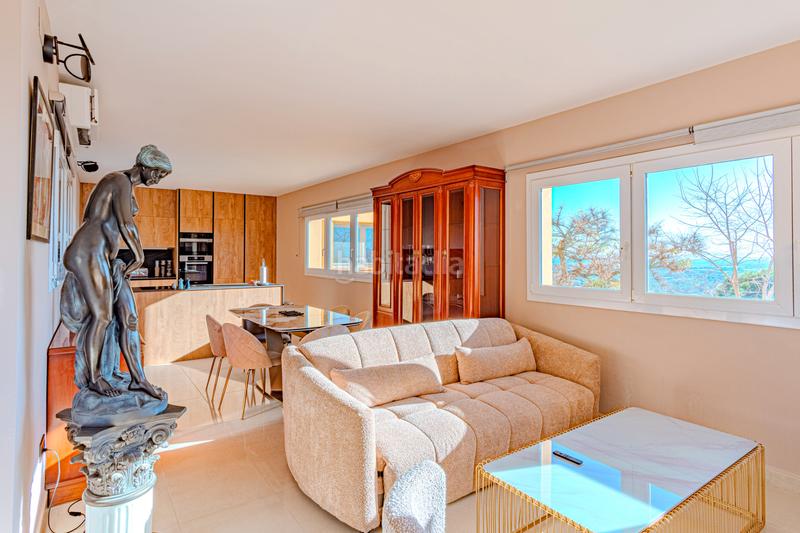 Foto 7def1d1b-a44e-4c9d-93e7-efda37050211. Casa en carrer anglaterra 196 exclusiva villa en ubicación privilegiada con vistas panorámicas al golfo de roses en Palau-saverdera