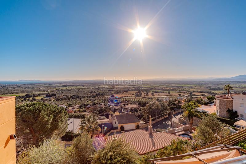 Foto 9c553fea-4067-46e5-acd9-64a28917b3ff. Casa en carrer anglaterra 196 exclusiva villa en ubicación privilegiada con vistas panorámicas al golfo de roses en Palau-saverdera