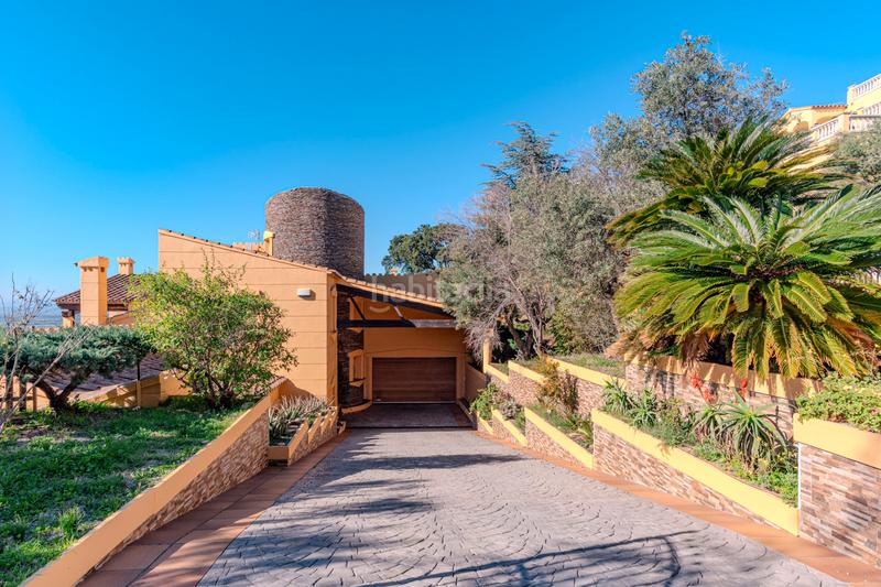 Foto b3a92cde-4bad-404e-93e7-7042a04eb8e3. Casa en carrer anglaterra 196 exclusiva villa en ubicación privilegiada con vistas panorámicas al golfo de roses en Palau-saverdera