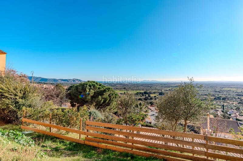 Foto cb5d724f-97cf-4161-b482-5c253bd1b0d8. Casa en carrer anglaterra 196 exclusiva villa en ubicación privilegiada con vistas panorámicas al golfo de roses en Palau-saverdera