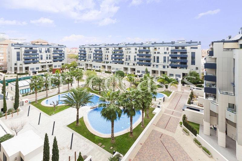 Foto 1c529e6f-77ed-4b9b-9462-02f4828468c0. Alquiler piso exclusiva vivienda en alquiler en avda. cortes nas en Valencia