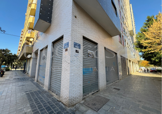Local Comercial  Carrer de l'enginyer josé sirera. Local comercial en venta