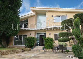 Casa  Plaça verdum/verderon. Chalet independiente en torre en conill