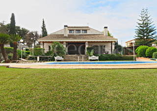 Casa  Carrer jaume roig. Amplio chalet en la eliana