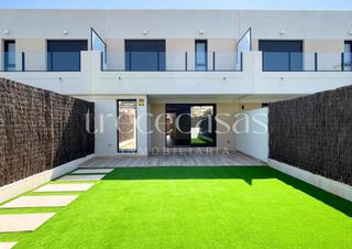 Rent House  Carrer topazi. Adosado en alquiler en torre en conill