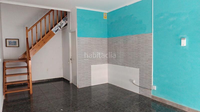 Foto 27cb2272-5b9b-4253-88a7-f1c15f876985. Local comercial local de 20 m2 + altillo en venta en Abrera