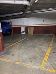 Affitto Posto auto in Carrer del camí de can comelles 1. Plaza de aparcamiento en zona can comelles de 11 m2, ideal para