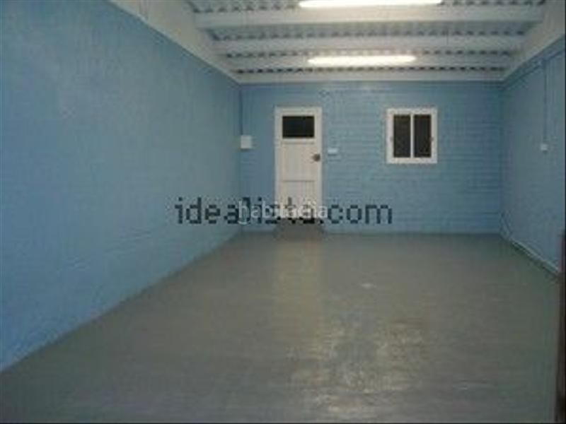 Foto 53f45773-9cfa-4193-a8c0-3e186baade70. Alquiler local comercial local de 55 m2 - sala diáfana para almacen a pie de calle. dispone de agua y luz. en Esparreguera