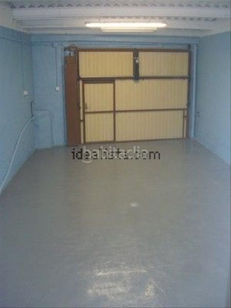 Foto f6a77e6f-2619-4386-b0d8-d3657fe8cd6a. Alquiler local comercial local de 55 m2 - sala diáfana para almacen a pie de calle. dispone de agua y luz. en Esparreguera