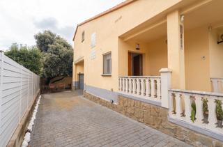 Xalet a Collbató. Casa en venda - collbató-. urb. bosc del missé.