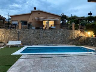 Chalet in Can Rial. Torre con fantásticas vistas de 184 m2 en parcela de 645 m2. 5 h