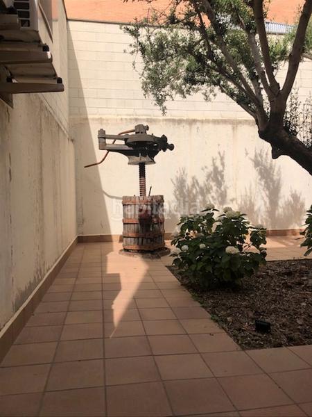 Foto a35ded50-a67c-426a-a7ef-119230e8429f. Alquiler local comercial local en alquiler + patio en Esparreguera