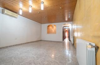 Appartement à Carrer de josep anselm clavé 37. Piso en venta en  el centro de martorell