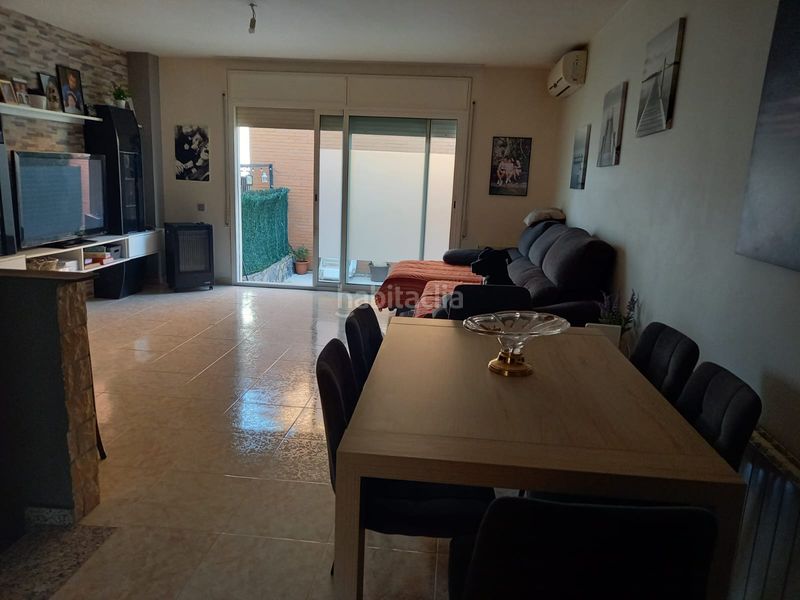 Foto 20eff374-6d9f-4e10-a131-e2144a663a86. Casa adossada amb calefacció aparcament a Nucli Urbà Esparreguera