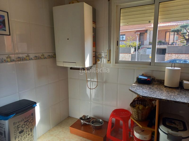 Foto e1823505-f0b1-4545-b2be-208d0b7f1b50. Casa adossada amb calefacció aparcament a Nucli Urbà Esparreguera