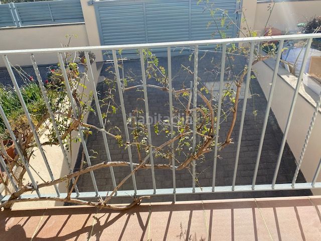 Foto 838bbbfa-ebe8-4b4e-b07c-4de3092a3093. Chalet torre independiente de 2 plantas. 4 habitaciones. 3 baños. garaje (3 coches). calefacción. aa/cc. jardín. en Collbató