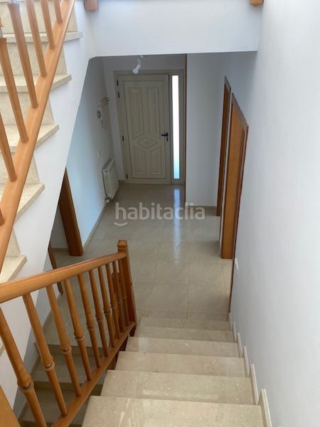 Foto b9f4e9f5-34fe-4c94-9209-1014b452e858. Chalet torre independiente de 2 plantas. 4 habitaciones. 3 baños. garaje (3 coches). calefacción. aa/cc. jardín. en Collbató