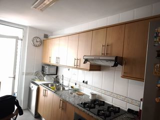 Planta baja en Nucli Urbà. Se vende piso bajos con terraza .