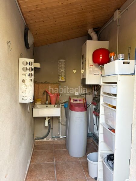 Foto 081294aa-bdc4-4341-8f9c-a83095c2ab88. Casa amb xemeneia calefacció a Nucli Urbà Esparreguera