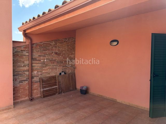 Foto 0dfbcd26-95cf-4a3a-a249-65ada9458ea2. Casa amb xemeneia calefacció a Nucli Urbà Esparreguera