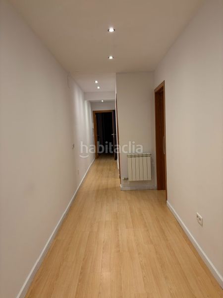 Foto 219d3c58-0763-41a0-9f57-99e3ab0010b1. Casa amb xemeneia calefacció a Nucli Urbà Esparreguera