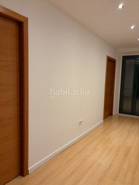 Foto 28557dec-3616-4d6f-a33e-65c413d08e0d. Casa amb xemeneia calefacció a Nucli Urbà Esparreguera