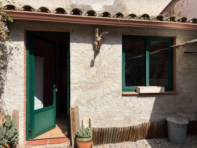 Foto 4e5eca1f-2882-41ee-b768-da2f7a77b905. Casa amb xemeneia calefacció a Nucli Urbà Esparreguera