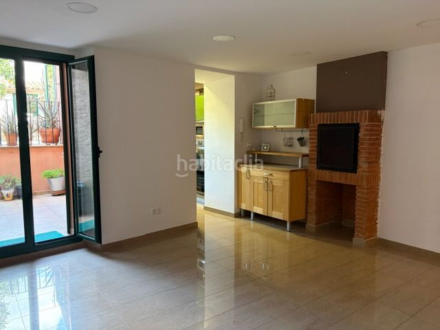 Foto 55e3086b-42e7-44d7-a4ec-5d1e83974b01. Casa amb xemeneia calefacció a Nucli Urbà Esparreguera