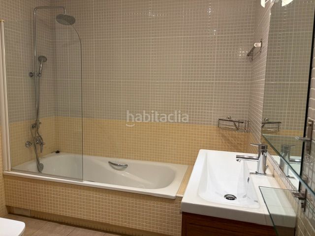Foto 57871dcc-d69b-438b-b1c3-ecd7a9b98587. Casa amb xemeneia calefacció a Nucli Urbà Esparreguera