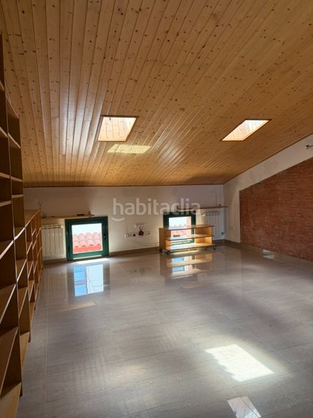 Foto 70a98410-6d57-4d8b-8432-0f57a6601c8f. Casa amb xemeneia calefacció a Nucli Urbà Esparreguera