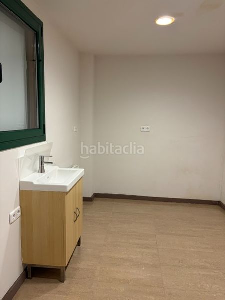 Foto 7538e76d-2d8c-4eac-9e06-71cc492fafb3. Casa amb xemeneia calefacció a Nucli Urbà Esparreguera