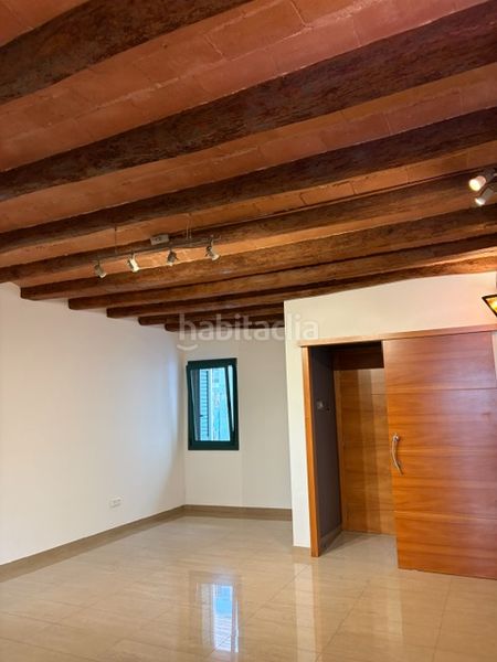 Foto 94e5e45a-2e4a-41d7-9a37-cd74bc7a40a0. Casa amb xemeneia calefacció a Nucli Urbà Esparreguera
