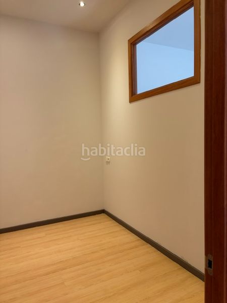 Foto 9dba1196-d11f-44fa-a432-9ef4d2d60f18. Casa amb xemeneia calefacció a Nucli Urbà Esparreguera