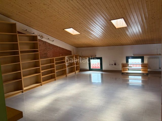 Foto a125b0b4-91d0-40ad-9ee1-9f5923249427. Casa amb xemeneia calefacció a Nucli Urbà Esparreguera