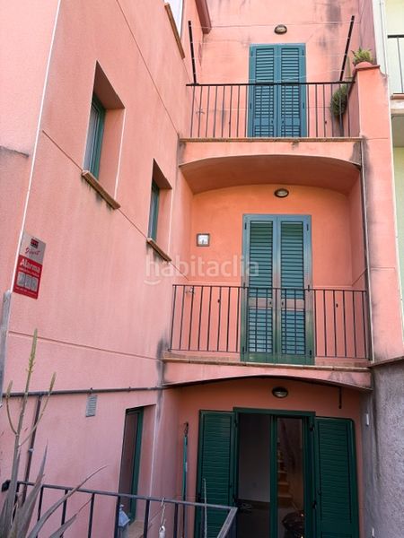Foto a3a039a0-a2fb-4e08-b37f-85088c4d55c0. Casa amb xemeneia calefacció a Nucli Urbà Esparreguera