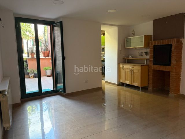 Foto beaac148-aace-4271-afc4-4c3d3e31afc3. Casa amb xemeneia calefacció a Nucli Urbà Esparreguera