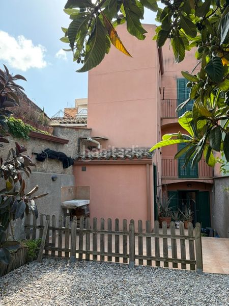 Foto bffdaa12-0cdb-42b3-aa34-7ffef10b0118. Casa amb xemeneia calefacció a Nucli Urbà Esparreguera