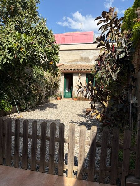 Foto d8a1a9ed-3dc3-45ed-8ea0-52344a90442f. Casa amb xemeneia calefacció a Nucli Urbà Esparreguera