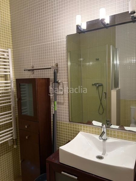 Foto e5bd88ea-ba66-41e7-bf82-94f064940a59. Casa amb xemeneia calefacció a Nucli Urbà Esparreguera