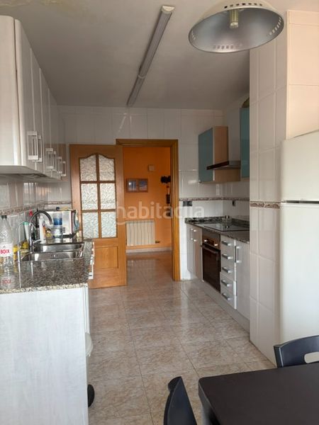 Foto accf03ea-738a-4a42-bd73-a052d60b6233. Dúplex amb calefacció aparcament a Nucli Urbà Esparreguera