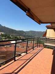 Duplex à Nucli Urbà. Precioso duplex de 136 m2 + párking de 14,60 m2. 3 habitaciones.