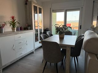 Flat in Nucli Urbà. Boito y amplio piso todo exterior con plaza de aparcamiento. 3 h