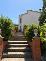 Casa a Hostalets de Pierola (Els). Casa independiente de 186 m2 en parcela de 3095, con piscina, ar