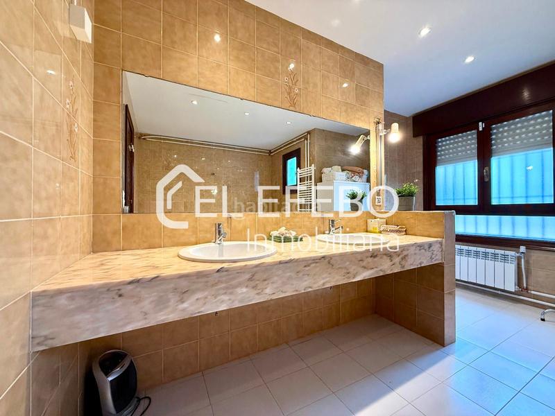 Foto 43d3c6e4-8eb1-4f54-9173-8b0905097c4a. Chalet con riscaldamento parcheggio piscina in Centro Antequera