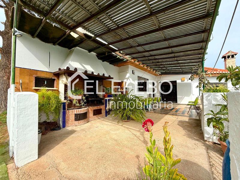 Foto 644ced28-f8cd-4d4d-ab85-cdfbf77a1e26. Chalet con riscaldamento parcheggio piscina in Centro Antequera