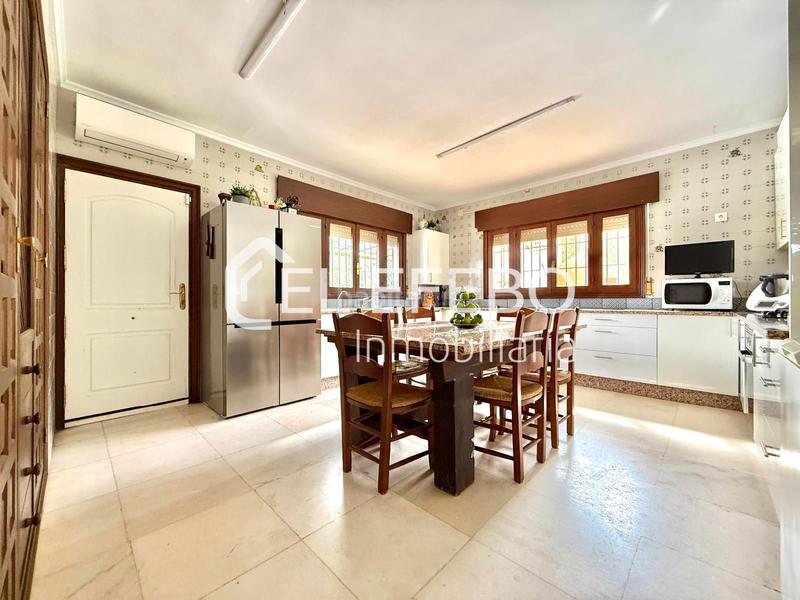 Foto 6492e49c-a460-41f9-a431-5ab8a8857a09. Chalet con riscaldamento parcheggio piscina in Centro Antequera